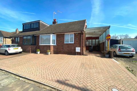 2 bedroom semi-detached bungalow for sale - Wentworth Way, Links View, Northampton NN2 7LW