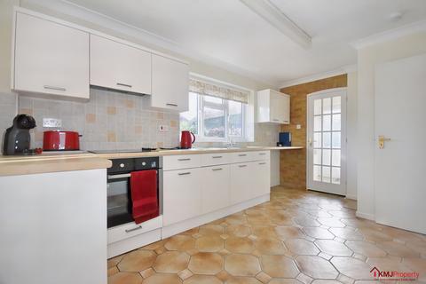 2 bedroom detached house for sale - Isle of Thorns, Chelwood Gate, West Sussex