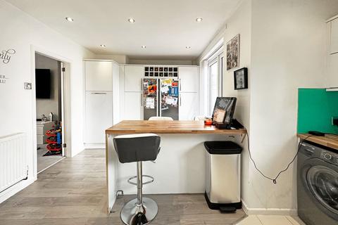 31 Avon Road, Shirley, Solihull, B90 4RJ