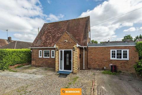 4 bedroom detached house for sale - Lockhart Close, Dunstable, Bedfordshire, LU6 3EF