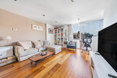 2 bedroom flat for sale, Boyson Road, London