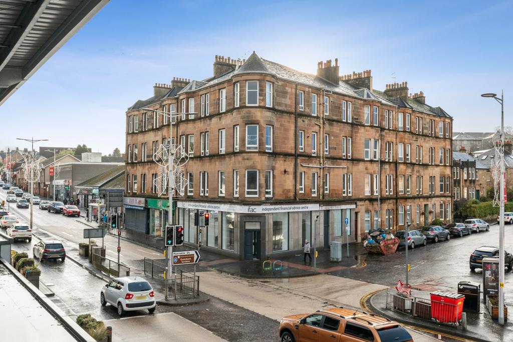 Busby Road, Clarkston, East Renfrewshire, G76 7XH 2 bed flat for sale