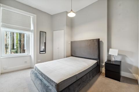 28e Busby Road, Clarkston, Glasgow, G76 7XH