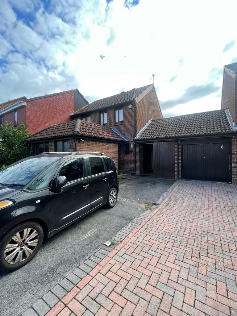 4 bed semi-detached house