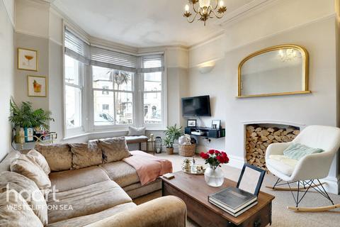 11 Avenue Road, Westcliff-on-sea, SS0 7PN