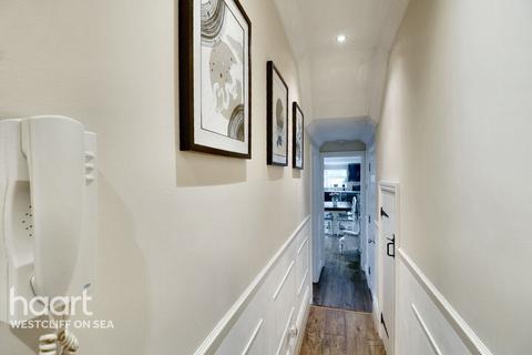 11 Avenue Road, Westcliff-on-sea, SS0 7PN