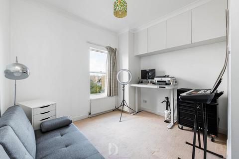 3 bedroom apartment to rent, Grange Park, Ealing, W5