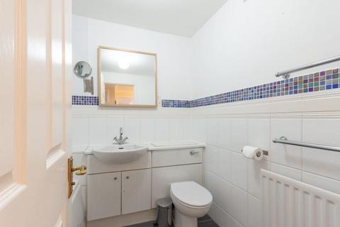 2 bedroom flat to rent, 1126L Russell Gardens, Edinburgh, EH12 5PP