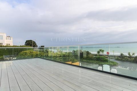 2 bedroom flat for sale, Au Caprice, La Route De La Haule, St. Brelade, Jersey. JE3 8BA