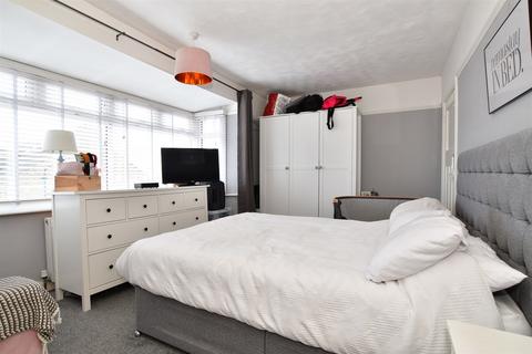 5 Cambridge Road, Rochester, ME2 3HW