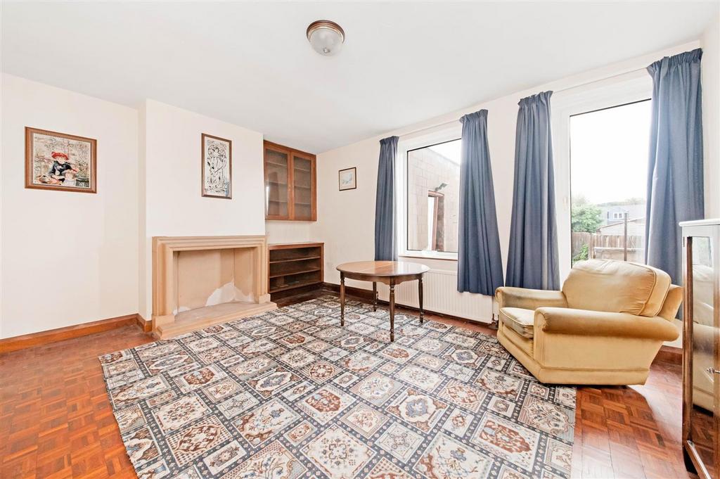 DINING ROOM.jpg