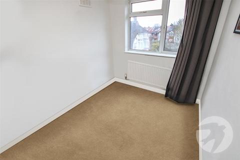 2 bedroom maisonette for sale, Westmount Road, London, SE9