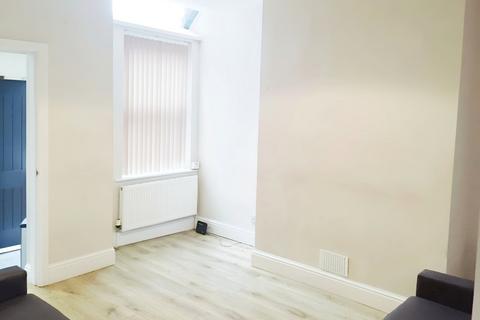 3 bedroom terraced house to rent, Brailsford Road, Fallowfield, M14