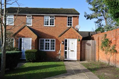 20 Larksfield, Englefield Green, Egham, TW20 0RD