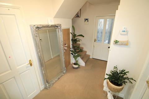 107 Avon Road, Upminster, RM14 1RG