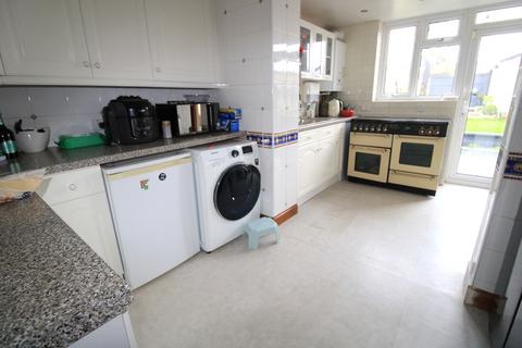 107 Avon Road, Upminster, RM14 1RG