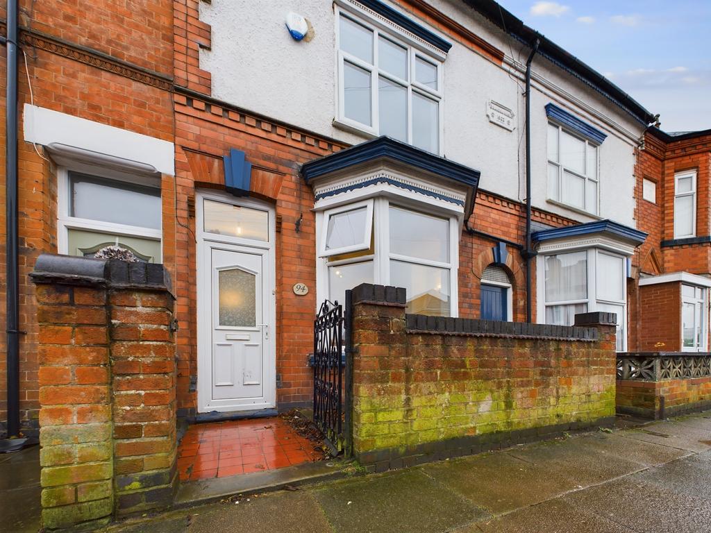 Central Avenue, Wigston 2 bed terraced house to rent £1,095 pcm (£253 pw)