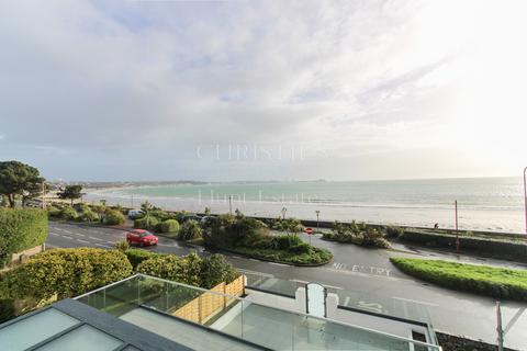 2 bedroom flat for sale, Au Caprice, La Route De La Haule, St. Brelade, Jersey. JE3 8BA