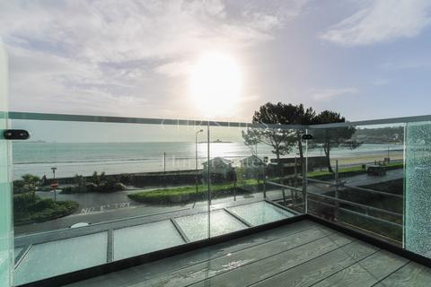 2 bedroom flat for sale, Au Caprice, La Route De La Haule, St. Brelade, Jersey. JE3 8BA