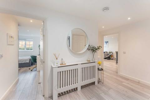34 Coleridge Way, Borehamwood, WD6 2AR