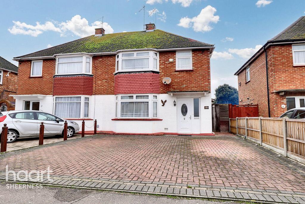 St Agnes Gardens, Sheerness 3 bed semidetached house for sale £260,000