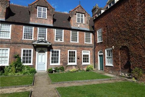 5 bedroom terraced house to rent, Bethel Court, Norwich