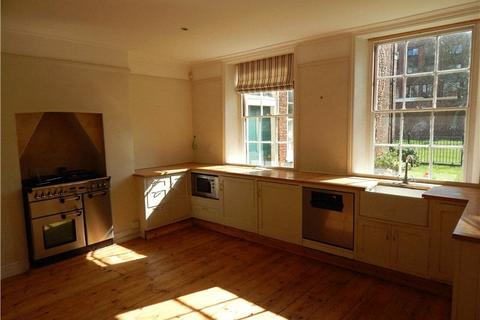 5 bedroom terraced house to rent, Bethel Court, Norwich