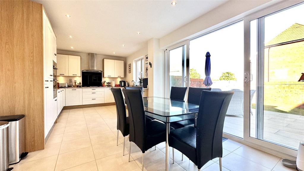 Kitchen/Dining