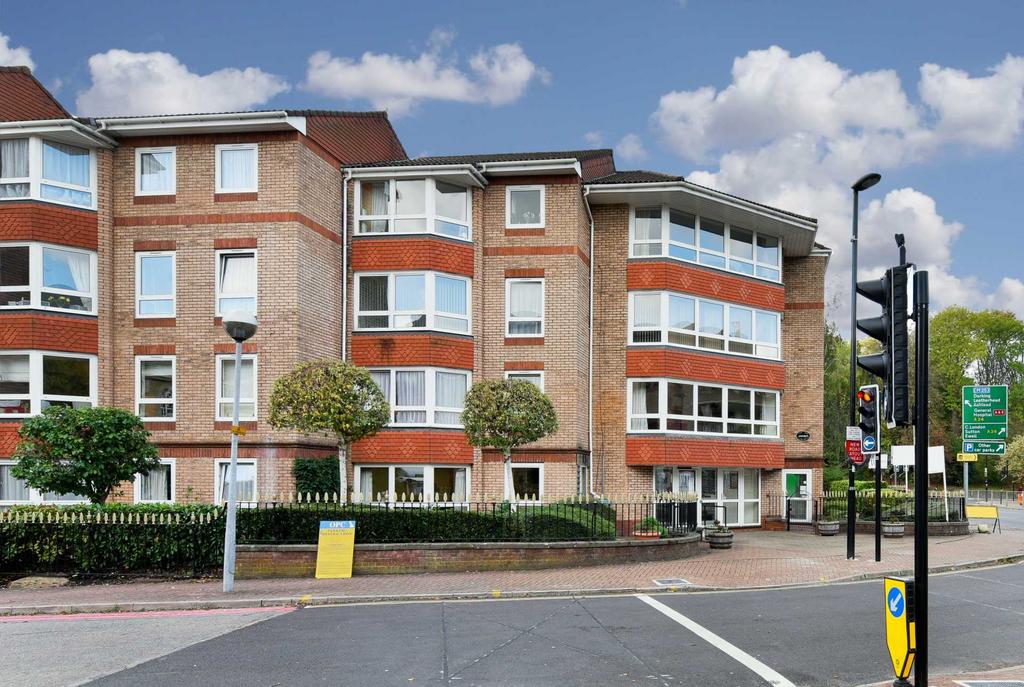 Ashley Avenue, Epsom 2 bed apartment to rent £1,200 pcm (£277 pw)