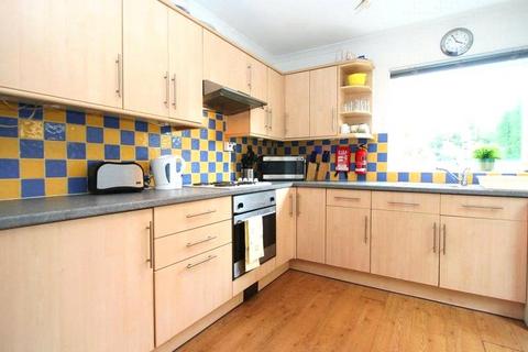 2 bedroom house share to rent, Gosterwood Street, London, SE8