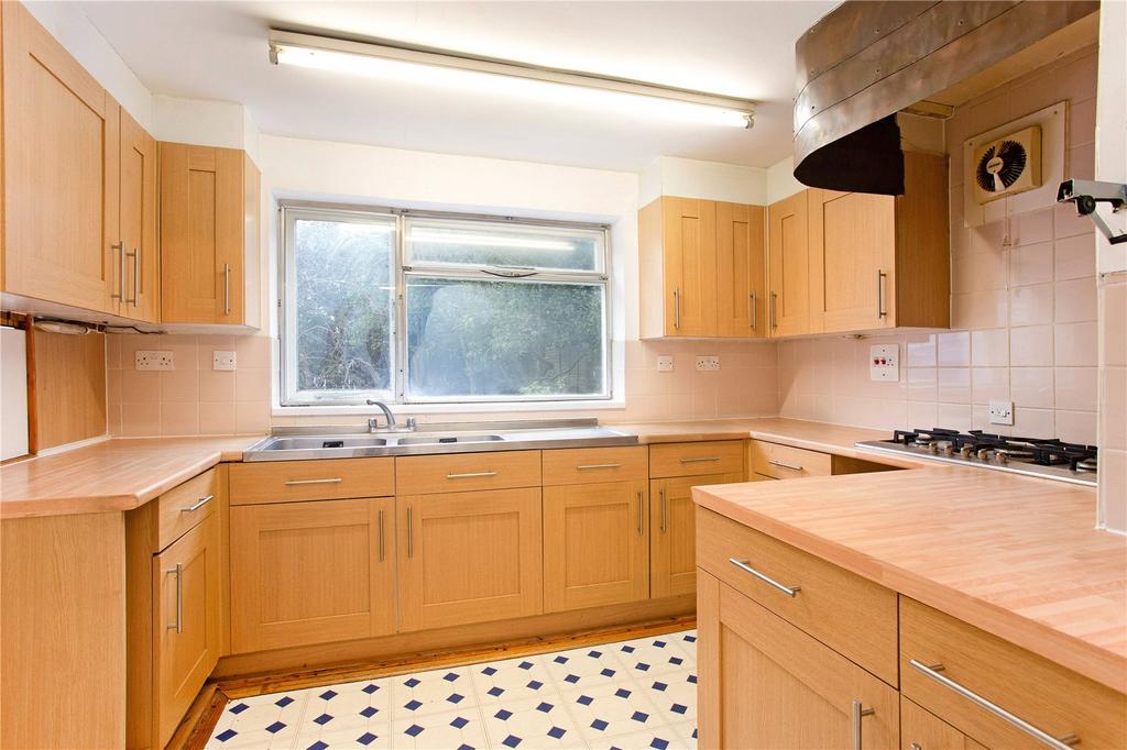 Overstone Road, Harpenden, Hertfordshire, AL5 4 bed detached house for