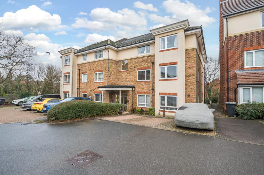 Dalmeny Way, Epsom, Surrey 2 bed apartment £350,000