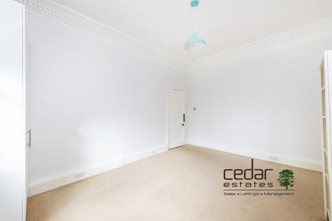 2 bedroom flat to rent, Finchley Road, West Hampstead NW3