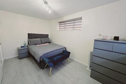 30 Burrell Close, Edgware, HA8 8YZ