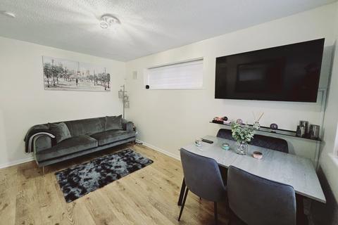 30 Burrell Close, Edgware, HA8 8YZ
