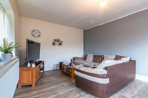 3 bedroom flat for sale, Ash Terrace, Bingley, West Yorkshire, BD16