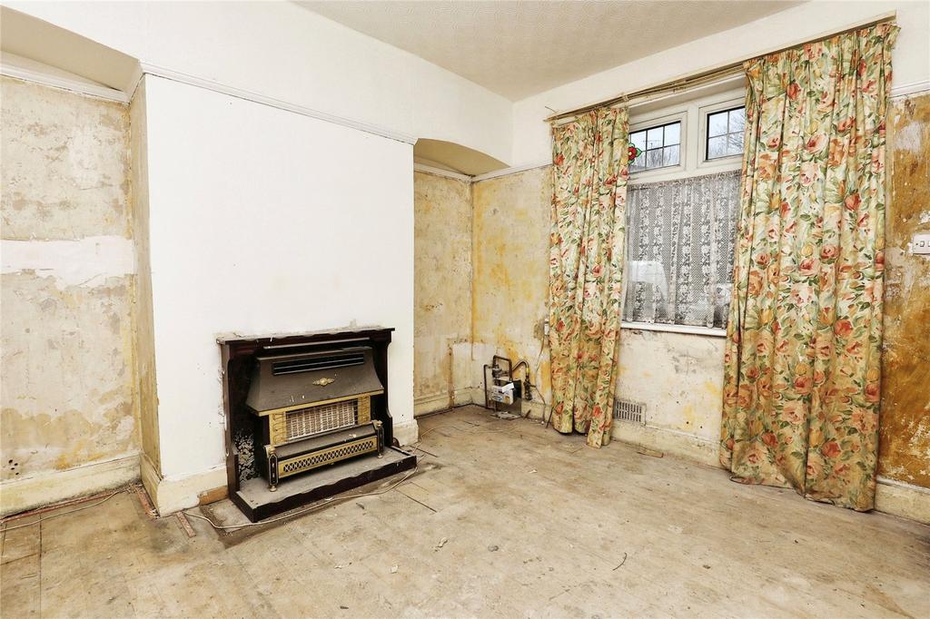 High Street, Skelmersdale... 3 bed terraced house for sale £90,000