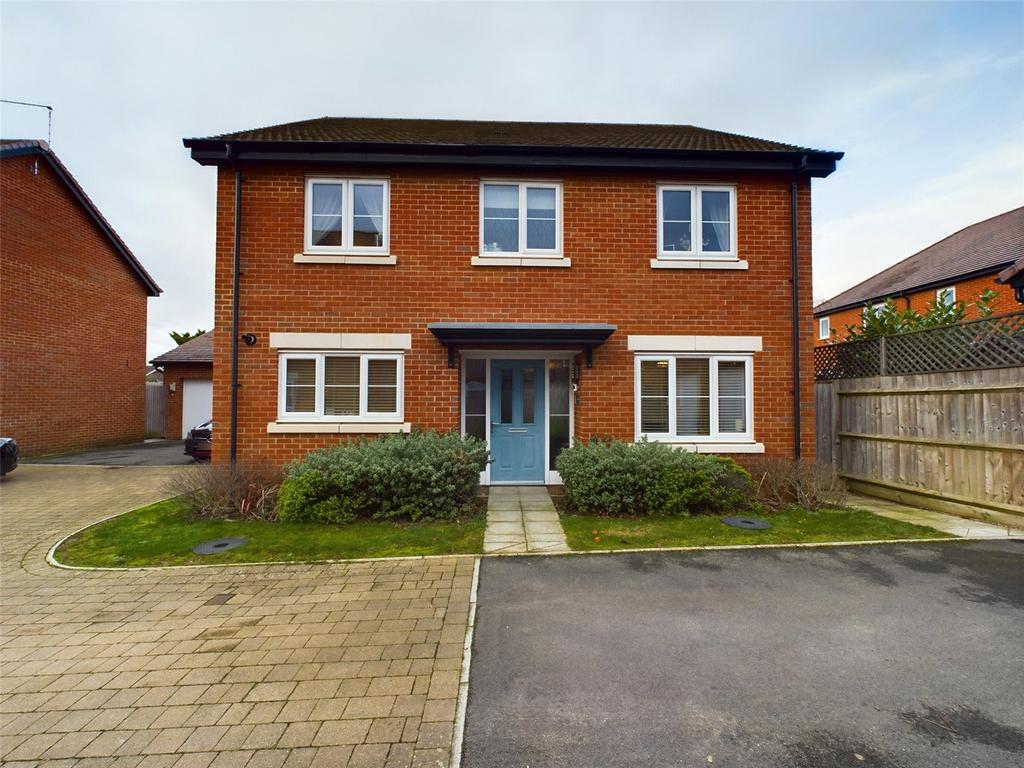Lawnspool Drive, Kempsey, Worcester, Worcestershire, WR5 4 bed detached house for sale £475,000