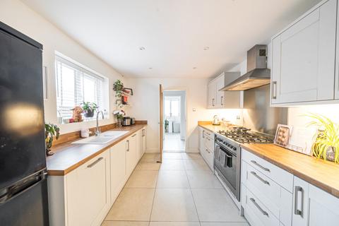 3 bedroom semi-detached house for sale, River View Road, Bitterne Park, Southampton, Hampshire, SO18