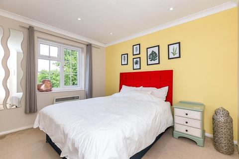 Flat 5, Whitebeam Court, 2a Warren Road, Purley, CR8 1AA