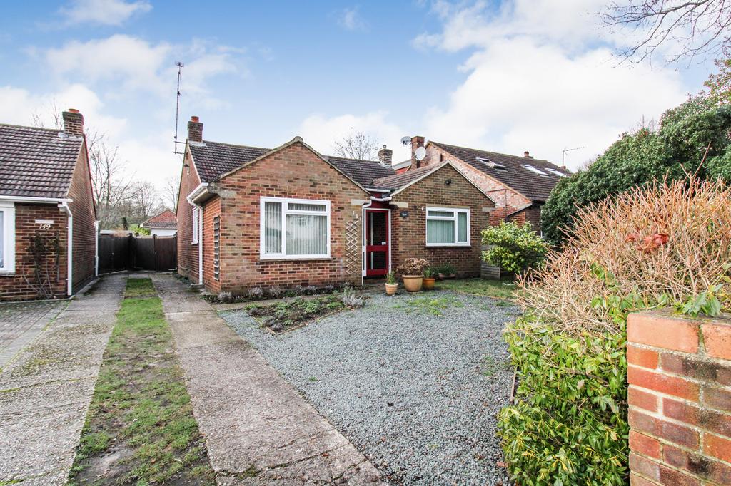 Rectory Road, Farnborough, GU14 4 bed bungalow for sale £525,000