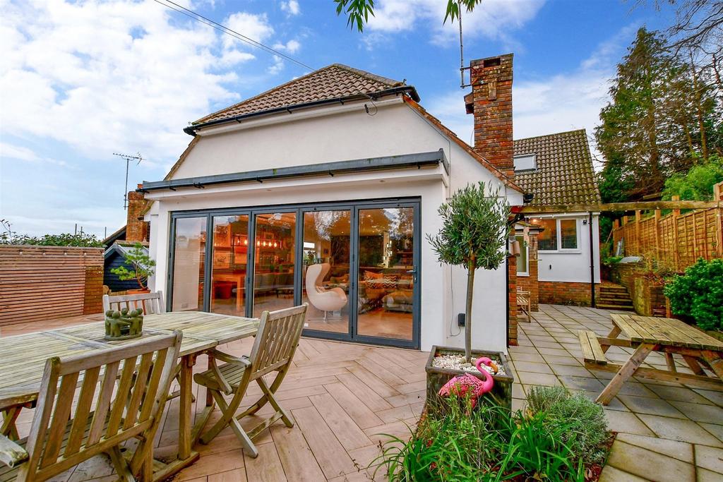 Fern Road, Storrington, West Sussex 5 bed detached house for sale £