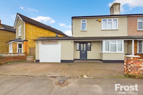 94 Woodthorpe Road, Ashford, TW15 3JY
