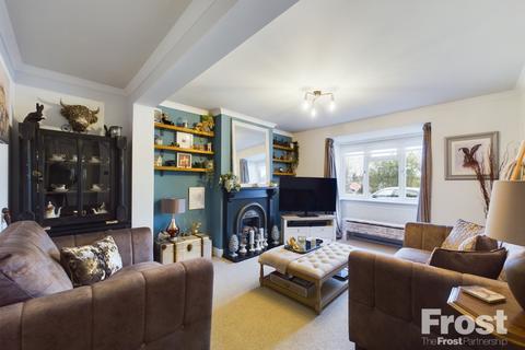 94 Woodthorpe Road, Ashford, TW15 3JY