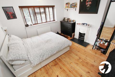 165 Kingsground, London, SE9 5EU
