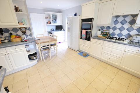 3 bedroom detached house for sale - Fields Close, Blackfield SO45