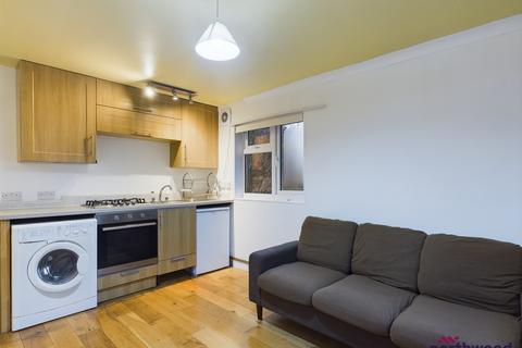 1 bedroom flat to rent, Hollington Park Road, St. Leonards-On-Sea, TN38