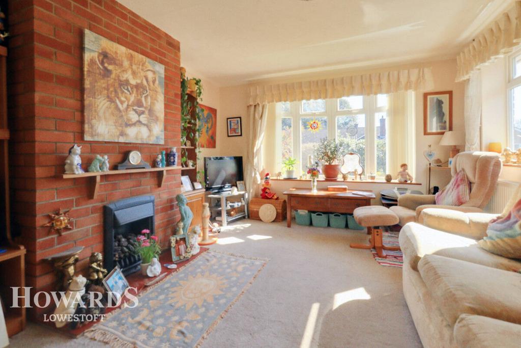 Denton Drive, Lowestoft 3 bed detached bungalow for sale £265,000