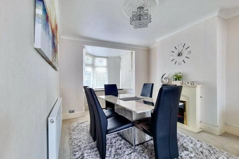 3 bedroom end of terrace house for sale, Brixham Gardens, Ilford, IG3