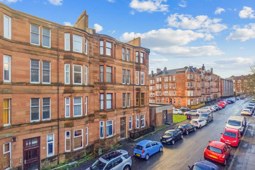 Crathie Drive, Flat 1/2, Thornwood, Glasgow, G11 7XD 1 bed flat for